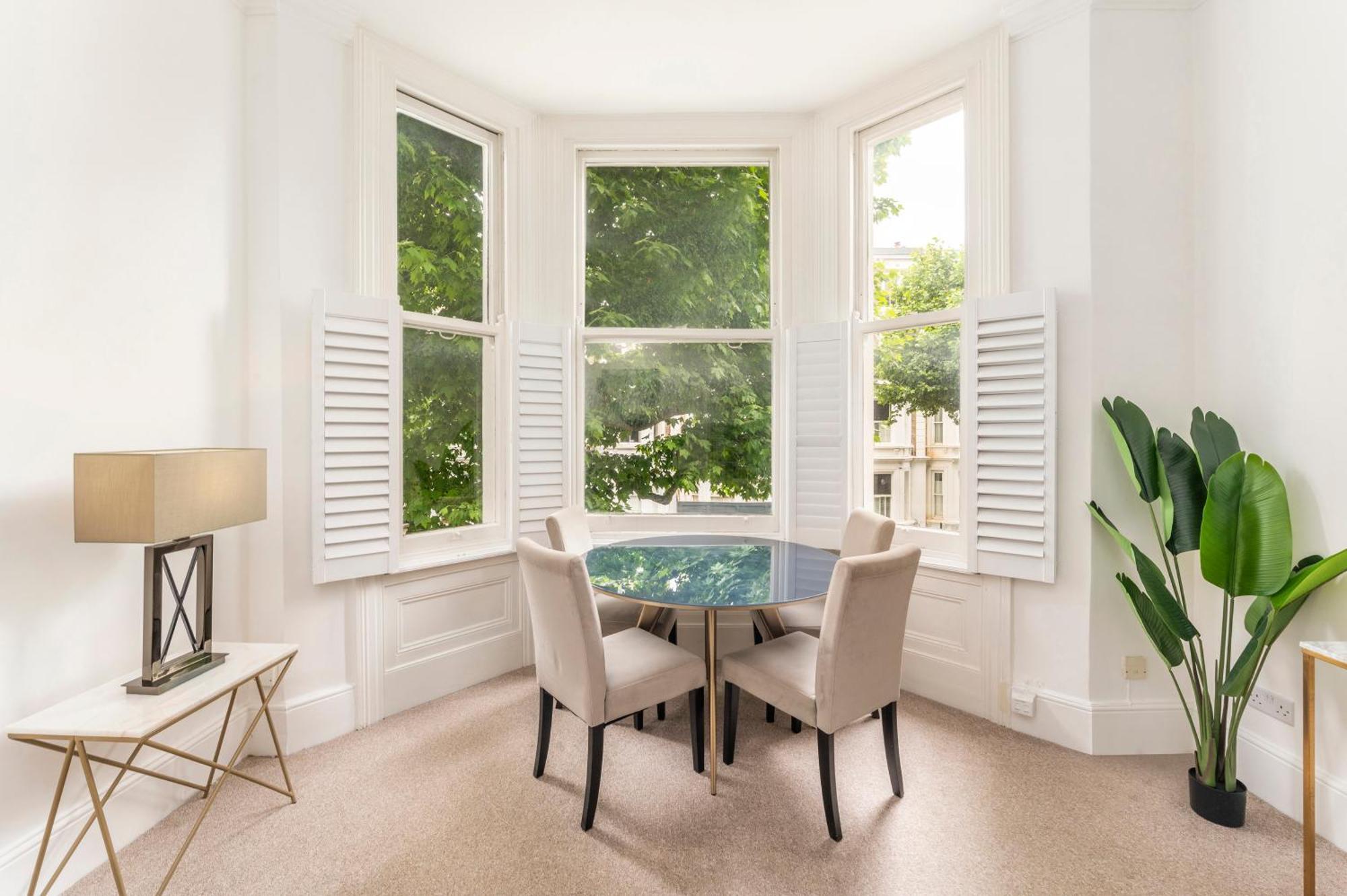 2 Min Walk Earls Court Station - Luxury 2 Bedroom Flat Londra Esterno foto
